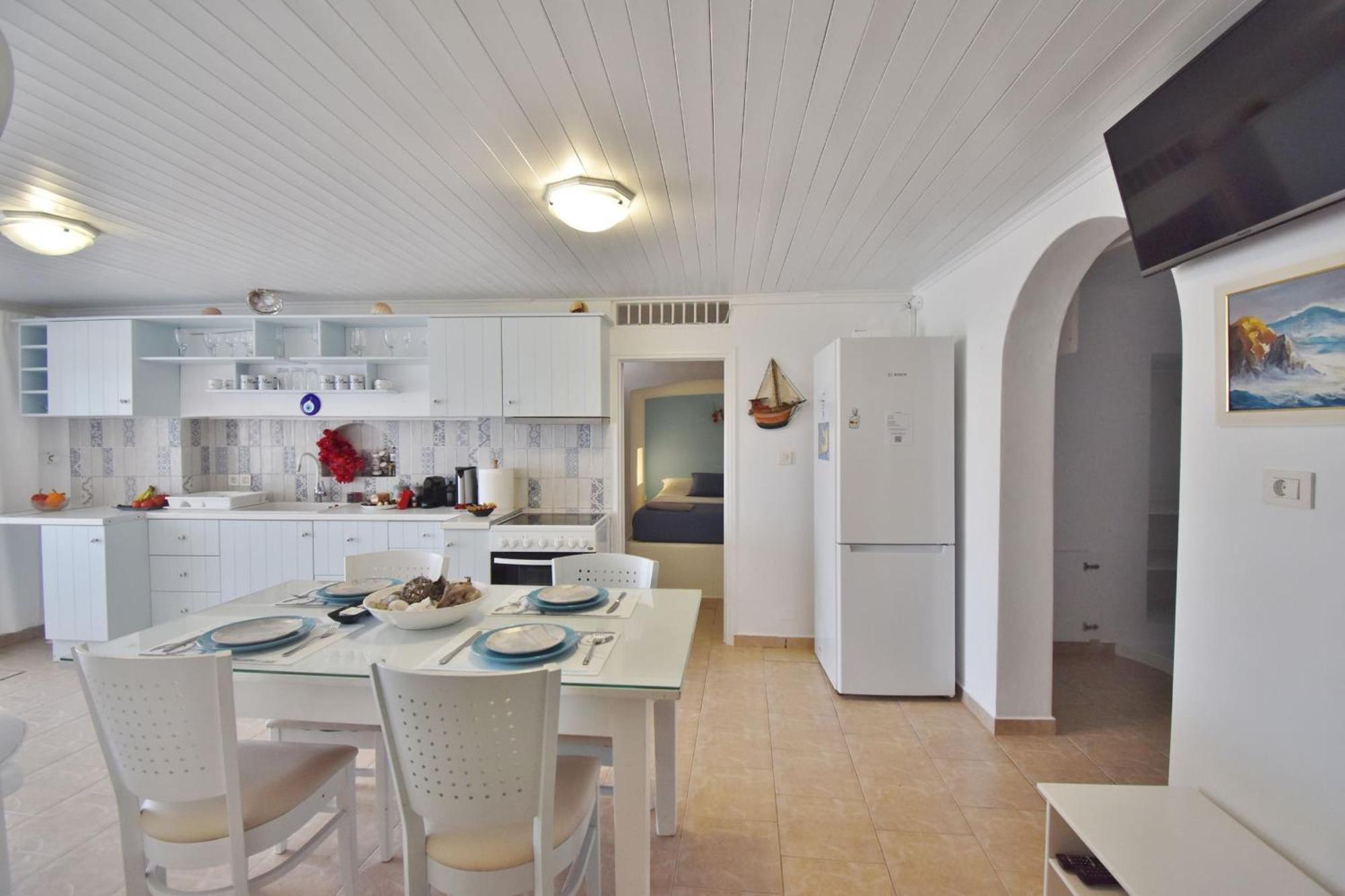 Blue Mare Apartments On The Beach Firopotamos Rum bild
