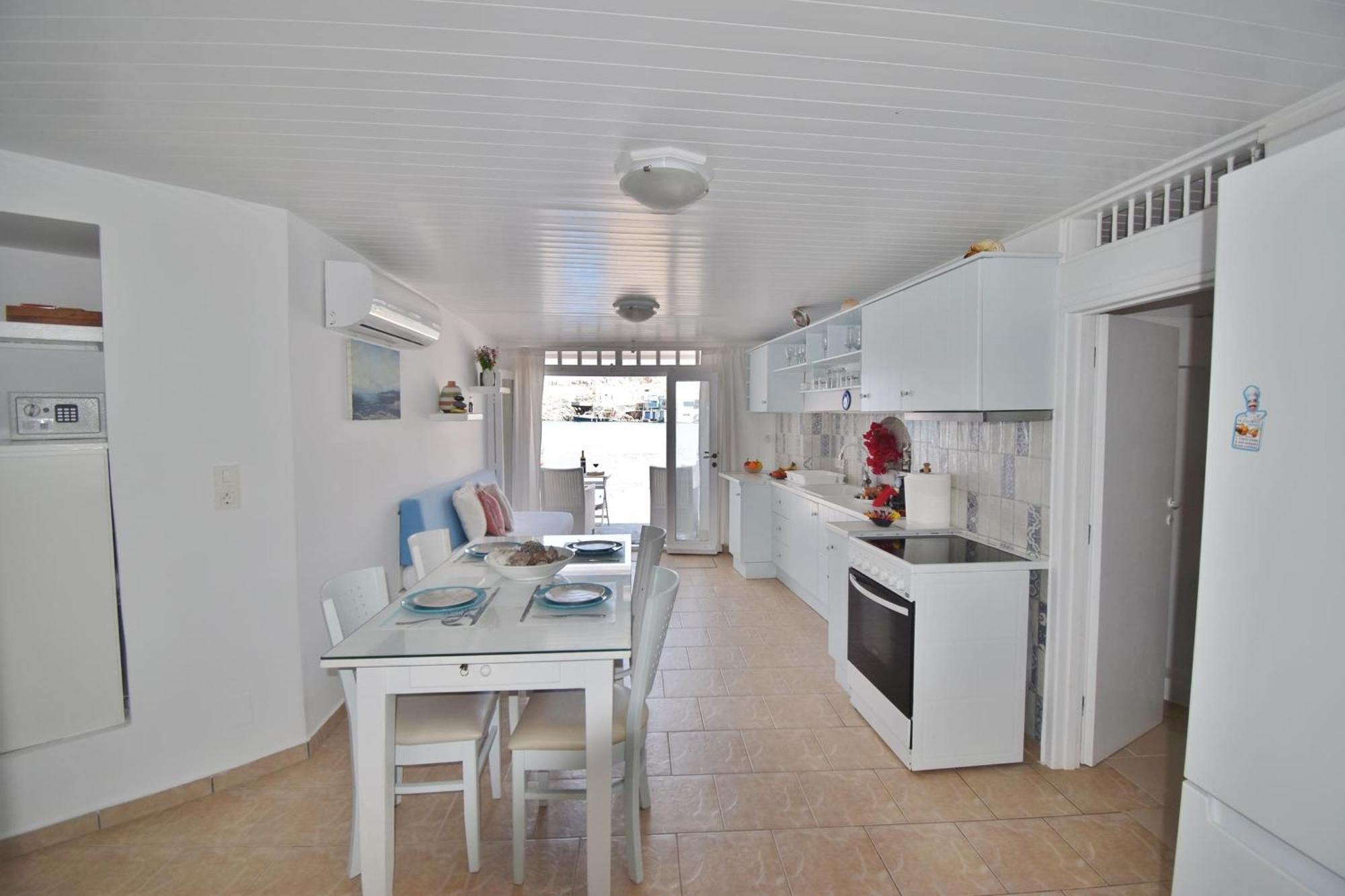 Blue Mare Apartments On The Beach Firopotamos Rum bild