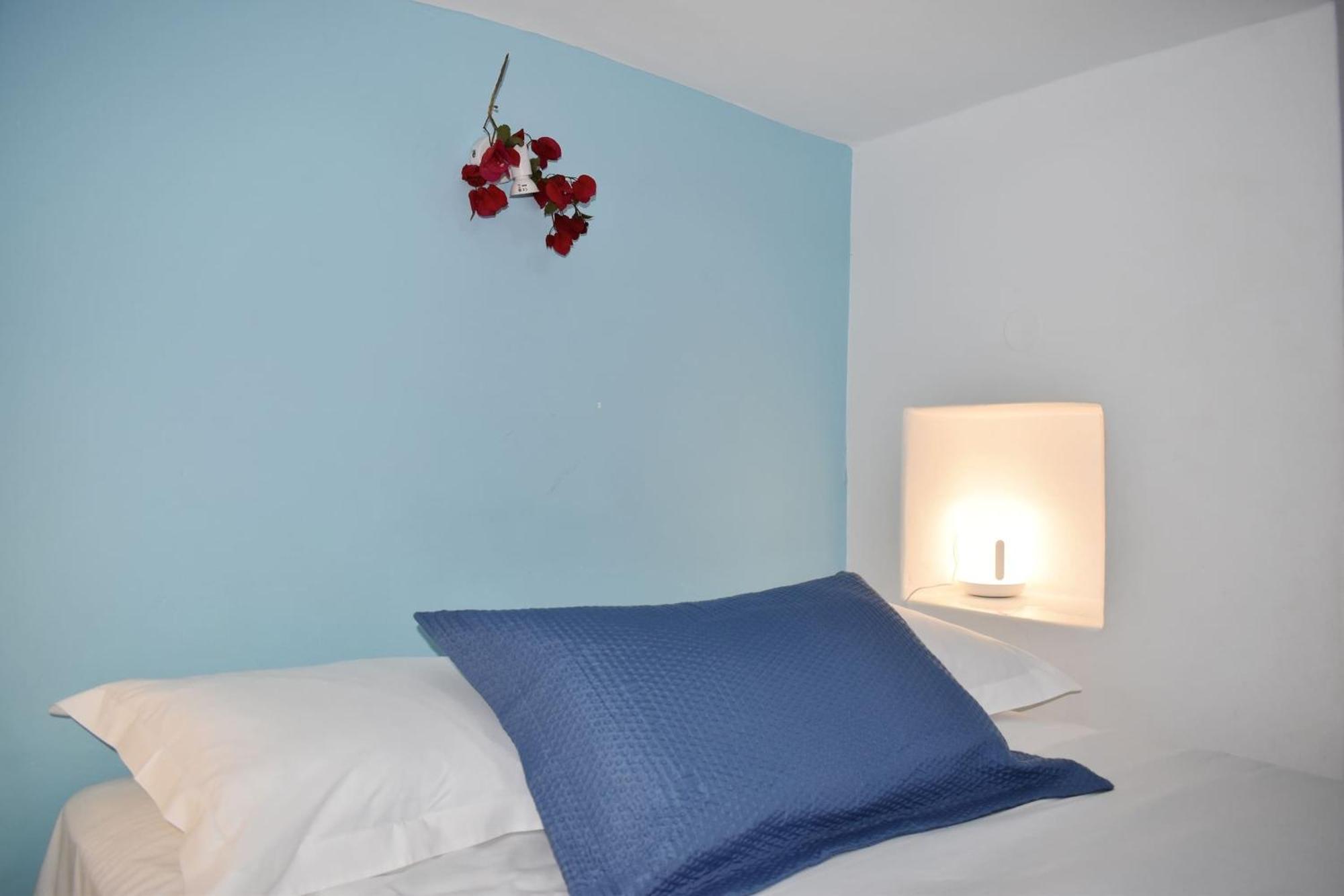 Blue Mare Apartments On The Beach Firopotamos Rum bild