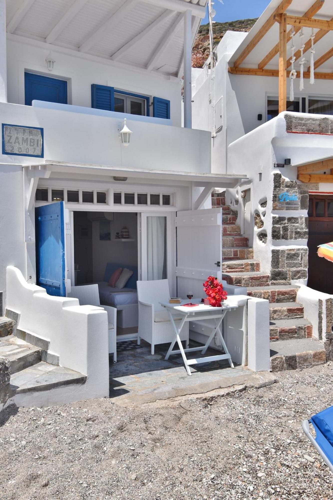Blue Mare Apartments On The Beach Firopotamos Rum bild