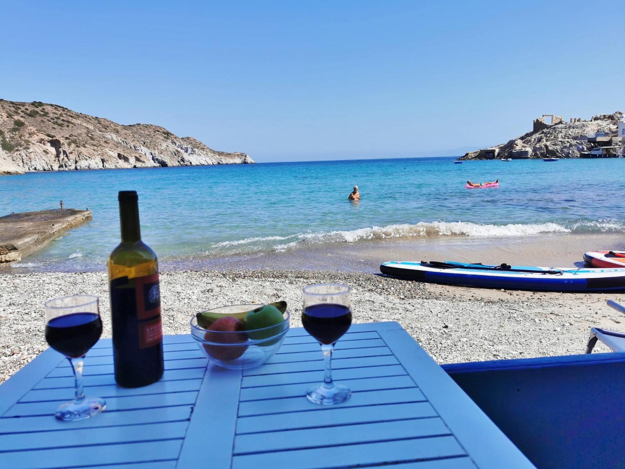 Blue Mare Apartments On The Beach Firopotamos Rum bild