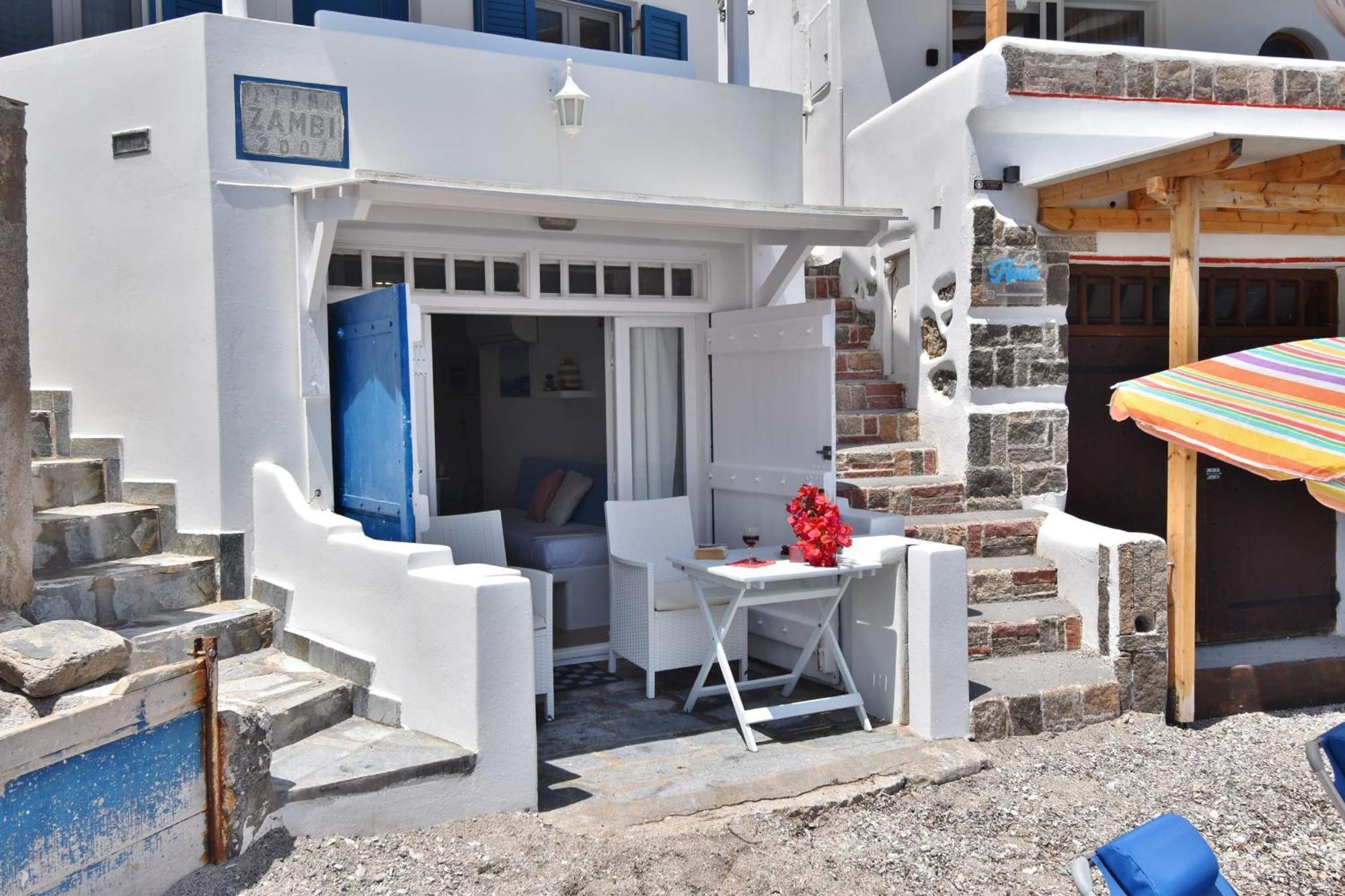 Blue Mare Apartments On The Beach Firopotamos Rum bild