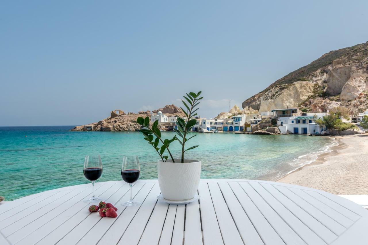 Blue Mare Apartments On The Beach Firopotamos Exteriör bild