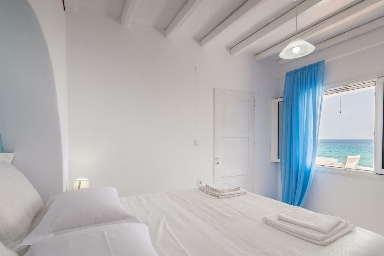 Blue Mare Apartments On The Beach Firopotamos Exteriör bild